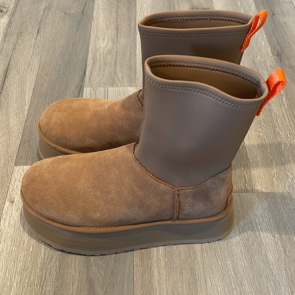 Ugg Women's Classic Dipper Boots - Picture 10 of 12